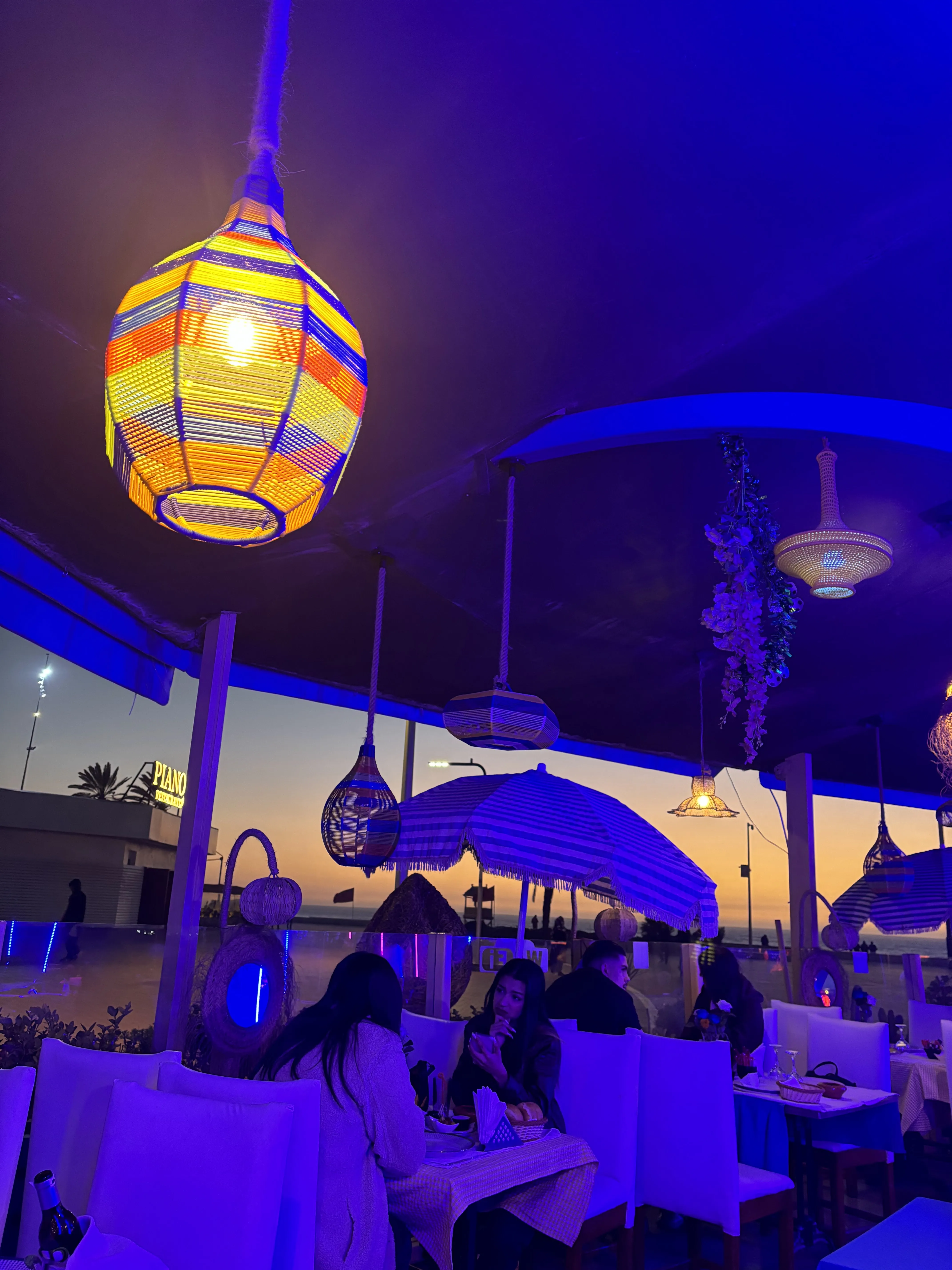 Terrasse au Soleil Couchant